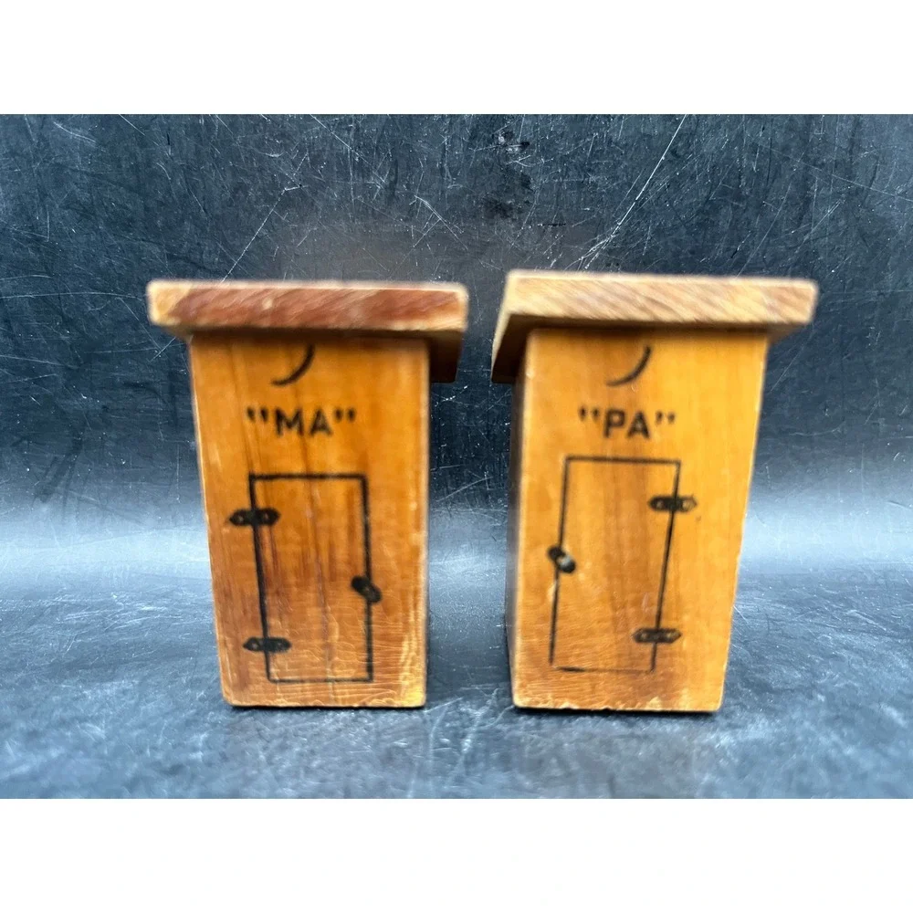 Vintage Ma & Pa Wood Outhouse‎ Salt & Pepper Shakers 1950's Japan 2
